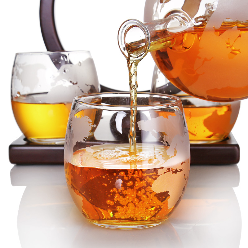 Custom Globe Whiskey Decanter Set – World Map Glass Decanter with Glasses - Image 5